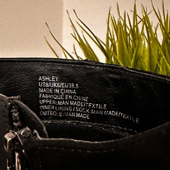 !SOLD!-Wedge booties - Picture 7 of 7